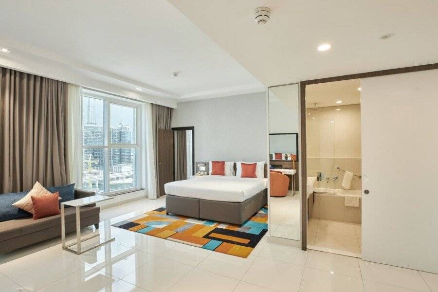 Citymax Hotel Business Bay hotel bedroom,bathtub