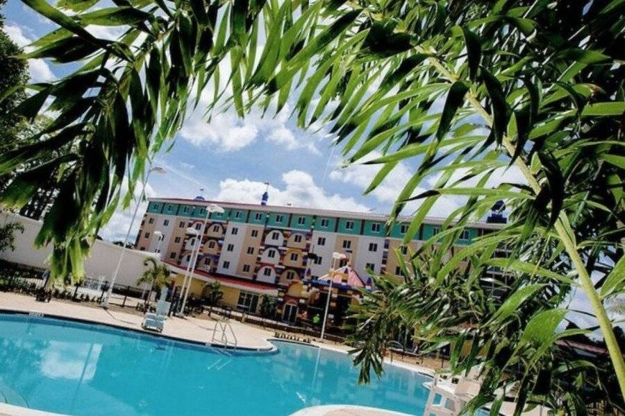 LEGOLAND Hotel outdoor pool,hotel facade