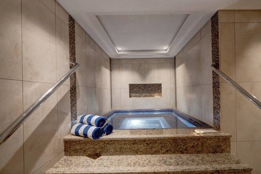 Royal Continental Suites Business Bay - Deluxe Apartments spa,jacuzzi