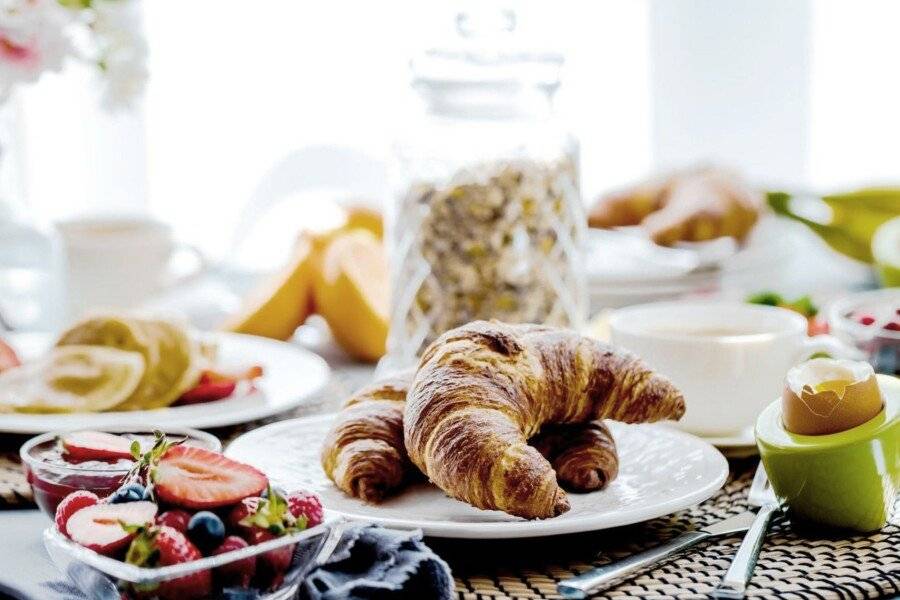 Avani Plus Palm View Hotel & Suites breakfast