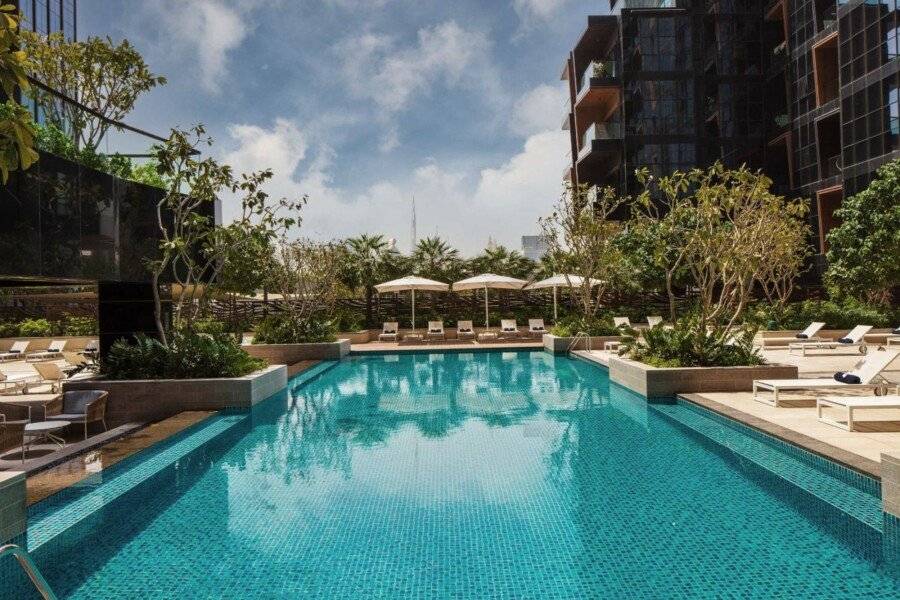 DoubleTree by Hilton M Square Hotel & Residences outdoor pool