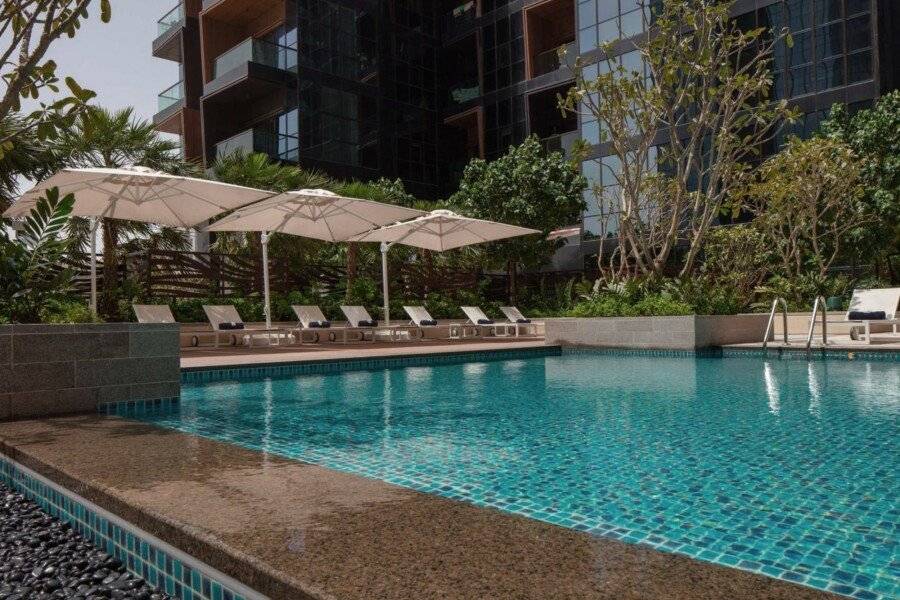 DoubleTree by Hilton M Square Hotel & Residences outdoor pool