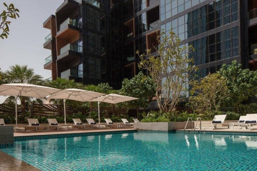 DoubleTree by Hilton M Square Hotel & Residences outdoor pool