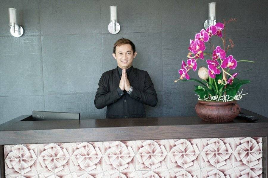 Pongsakorn Boutique Resort front desk