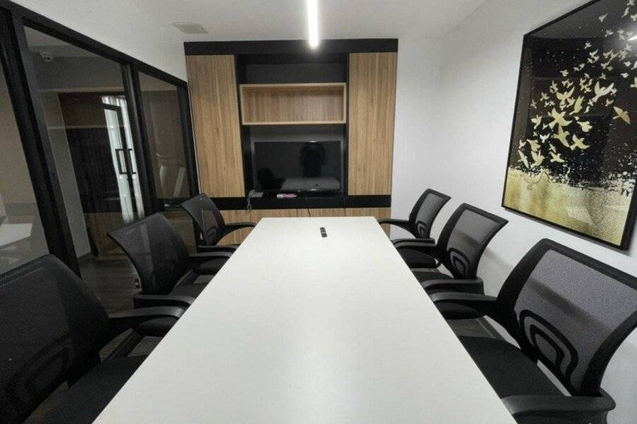 Gate43 Airport Hotel conference room,meeting room