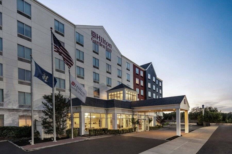 Hilton Garden Inn/JFK facade