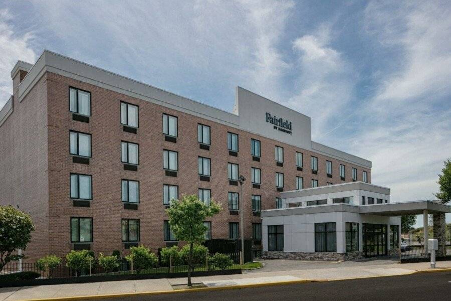 Fairfield Inn by Marriott JFK Airport facade