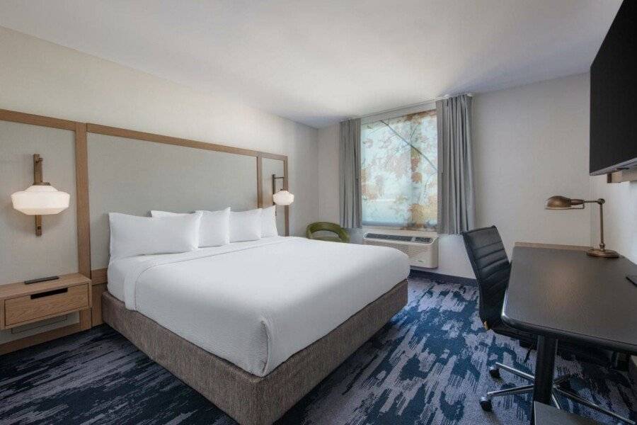 Fairfield Inn by Marriott JFK Airport hotel bedroom