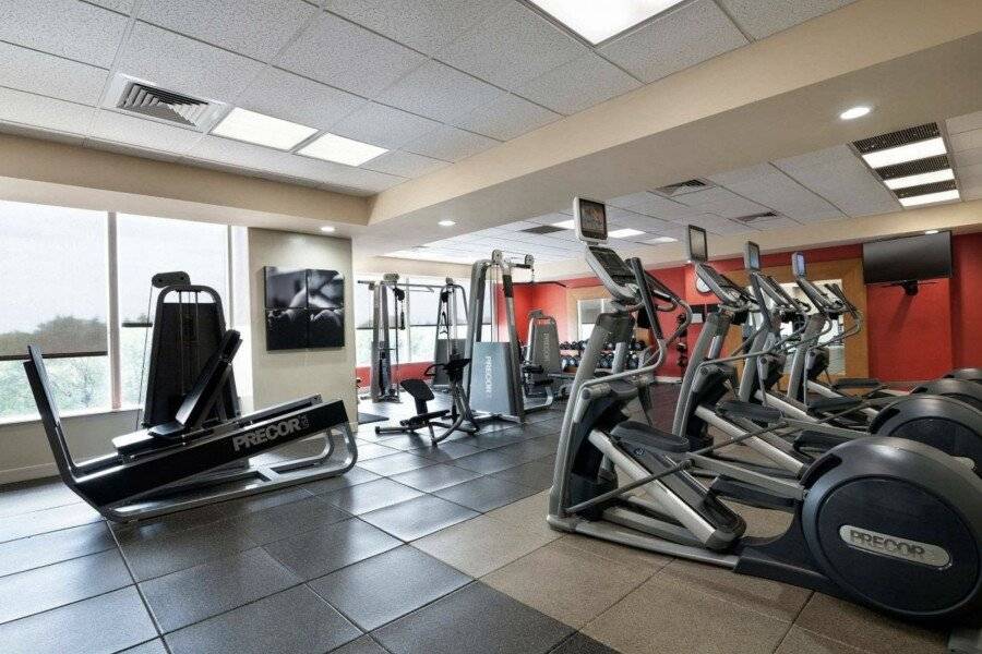 Radisson Hotel JFK Airport fitness centre