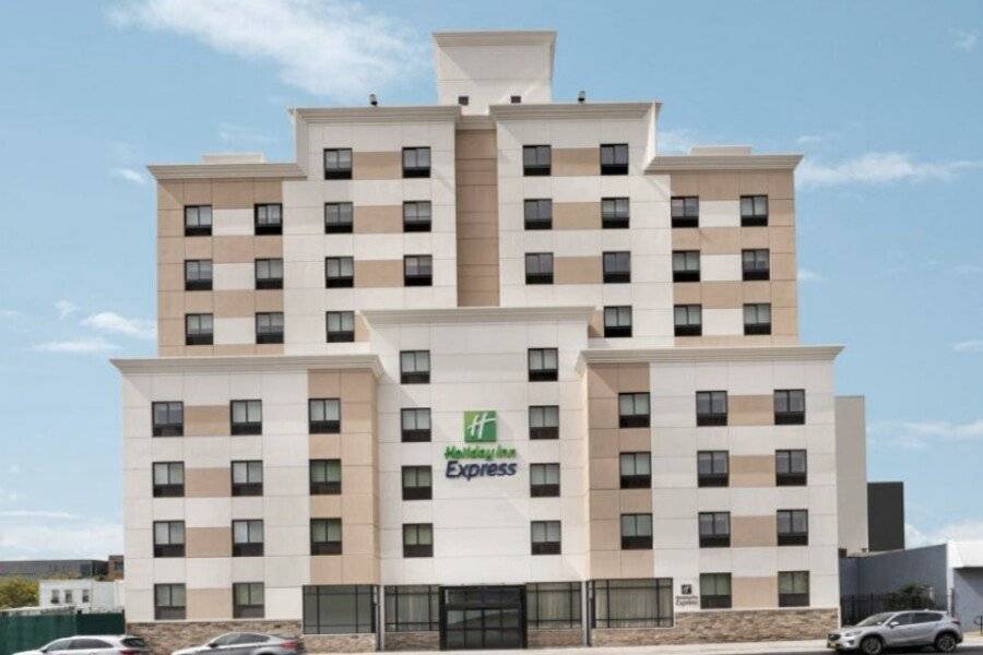 Holiday Inn Express - Jamaica - JFK AirTrain - NYC, an IHG Hotel facade