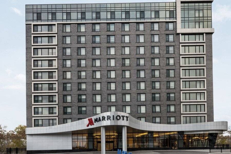 Marriott New York JFK Airport facade