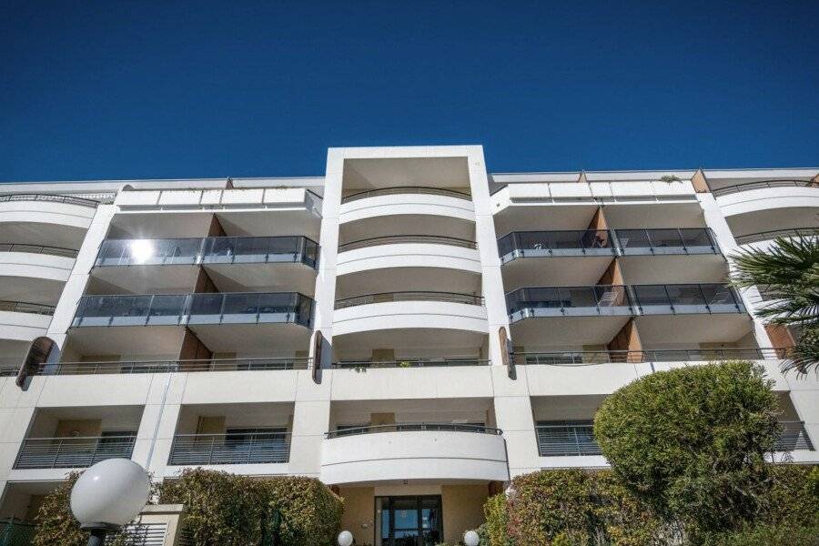 Nemea Appart Hotel Le Lido Cagnes sur Mer facade