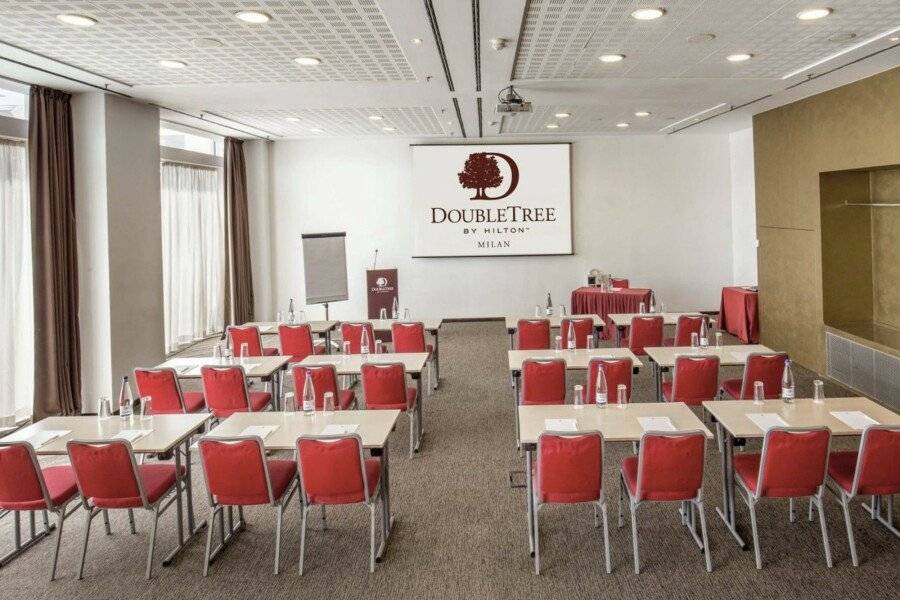 DoubleTree By Hilton conference room