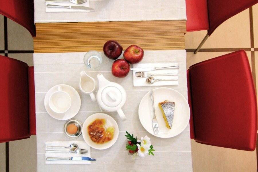 Hotel Susa restaurant, breakfast