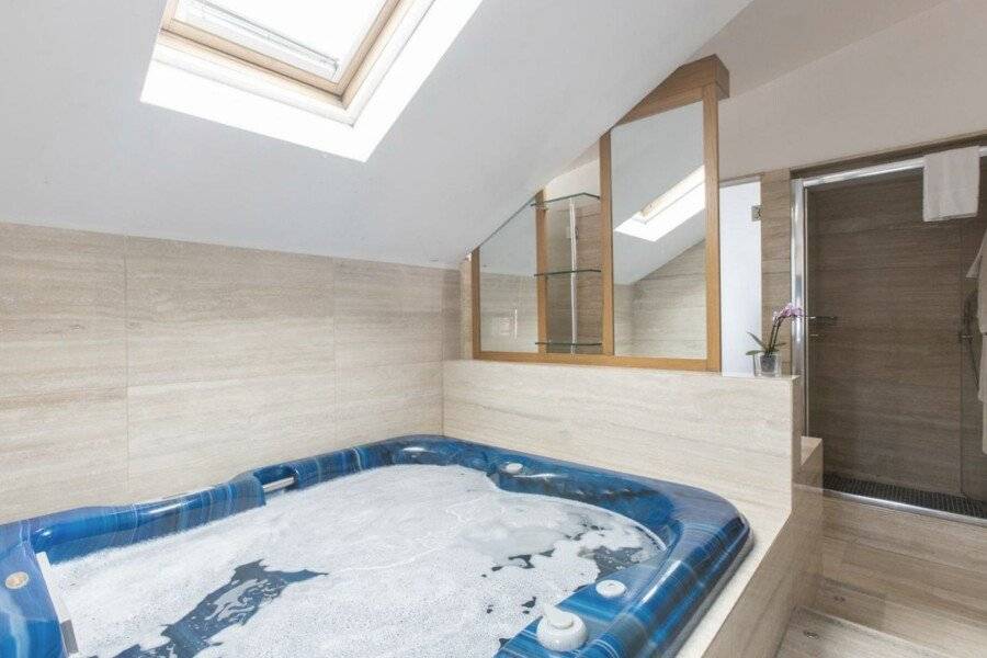 Eurohotel jacuzzi,spa