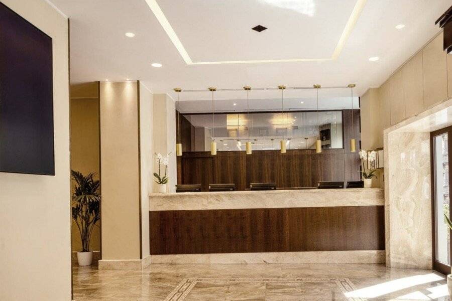 UNAHOTELS Galleso lobby,front desk