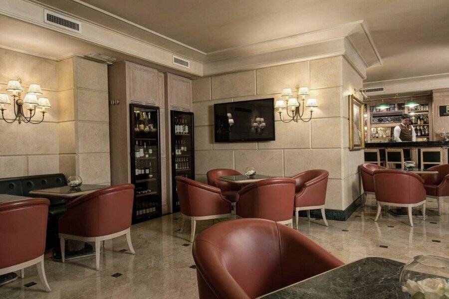 Hotel Capitolo lobby, bar