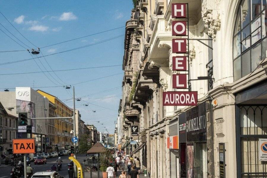 Hotel Aurora facade