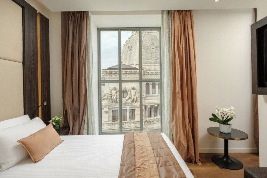 Hotel Dei Cavalierio Duomo hotel bedroom,facade