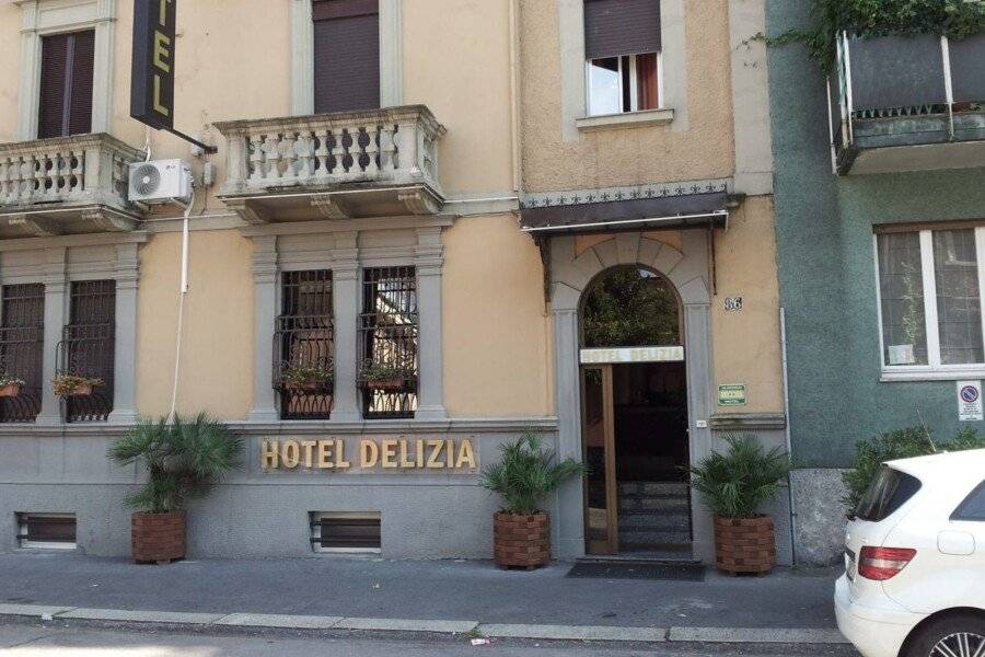 Hotel Delizia facade