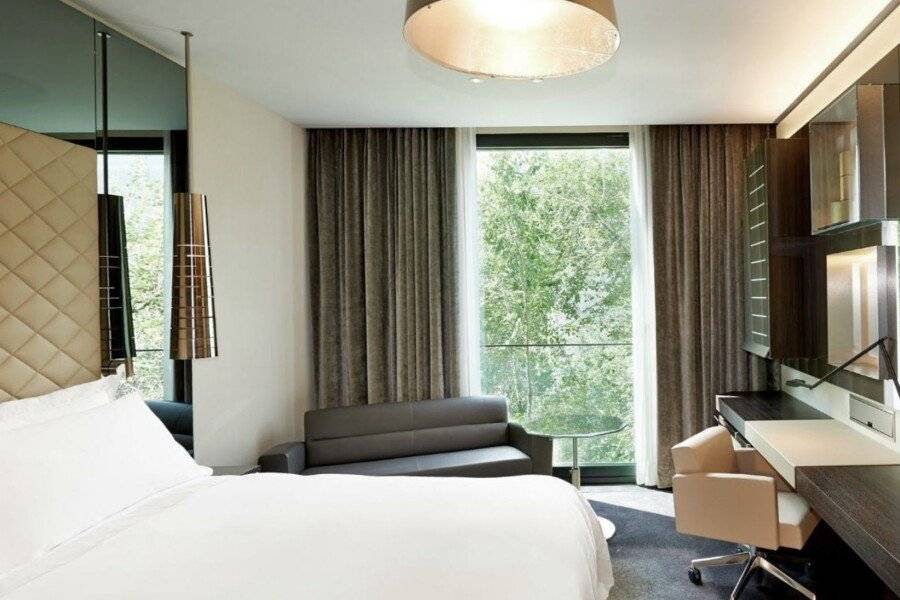 Excelsior Hotel Gallia, a Luxury Collection Hotel, hotel bedroom