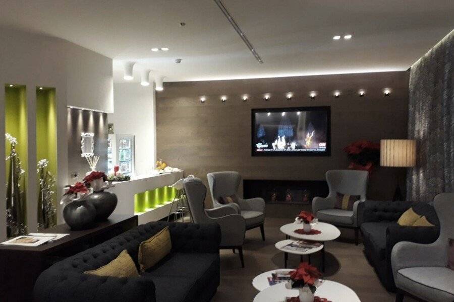 Hotel Soperga lobby