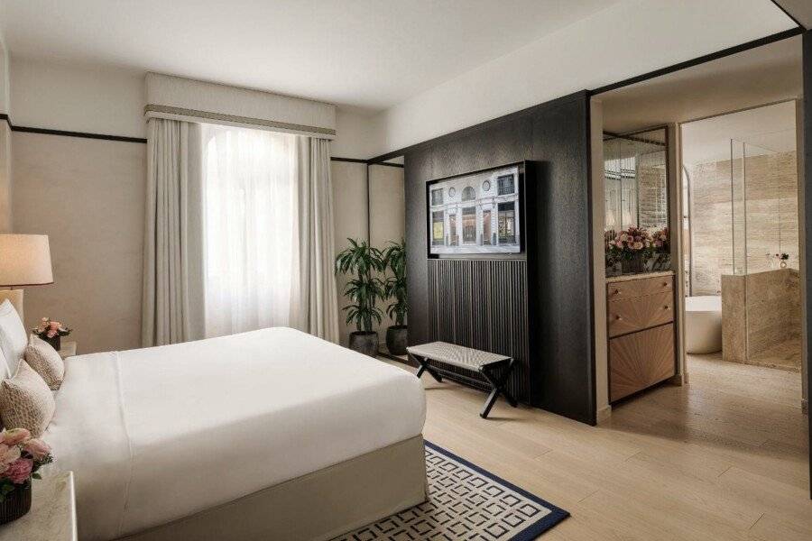 Park Hyatto hotel bedroom