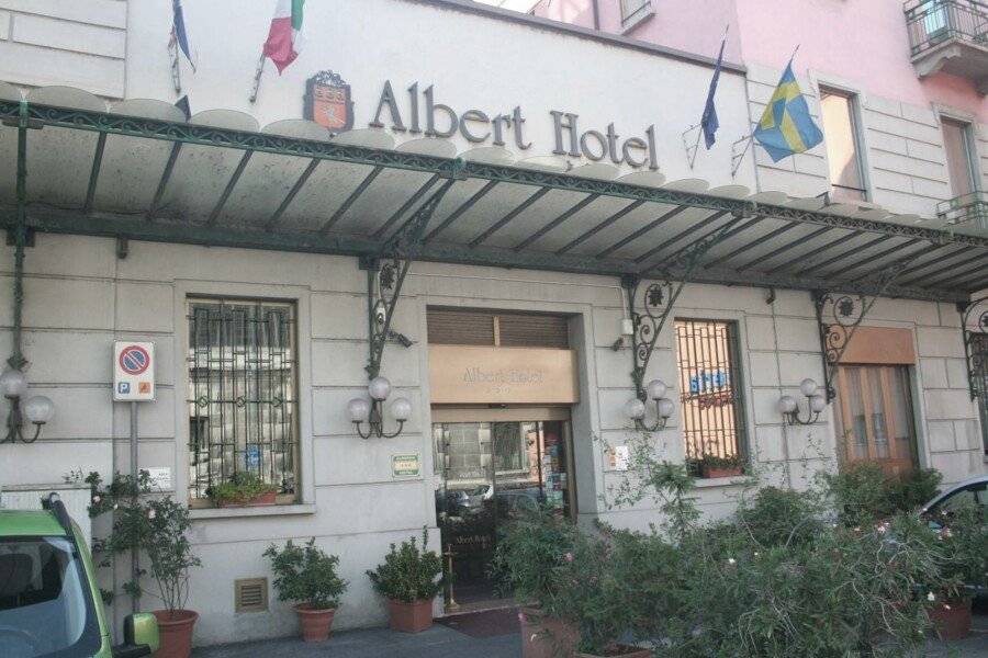 Albert Hotel facade