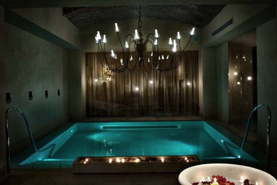 Château Monfort - Relais & Châteaux spa,jacuzzi,pool