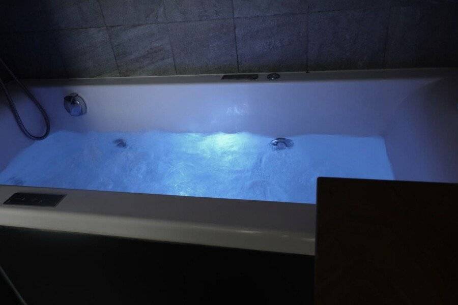 Biocity bathtub