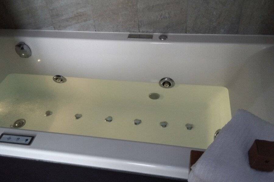 Biocity bathtub,spa