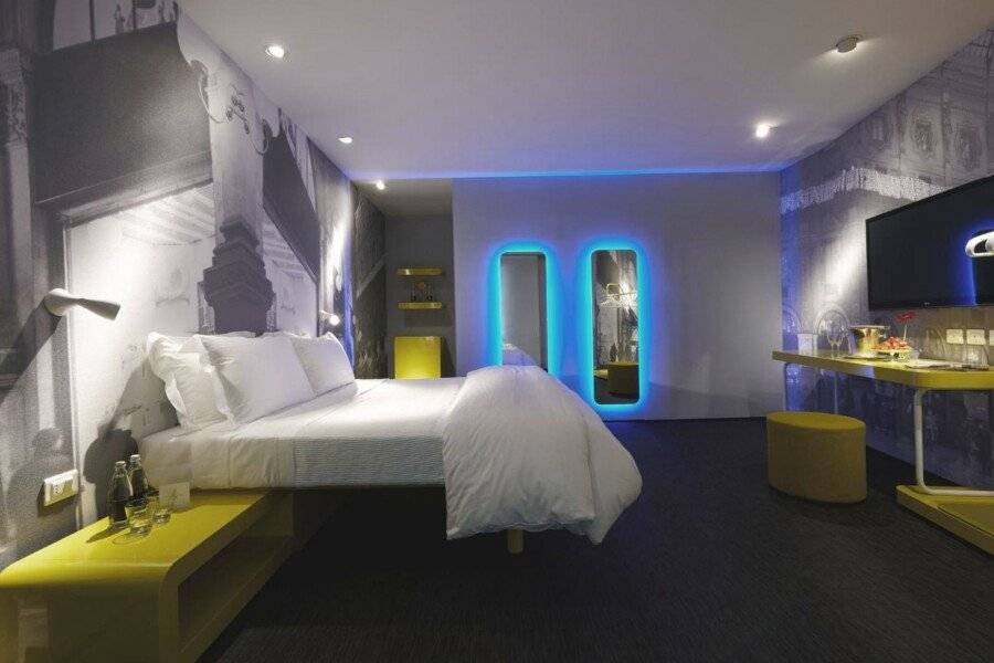 The Streeto Duomo | a Design Boutique Hotel hotel bedroom