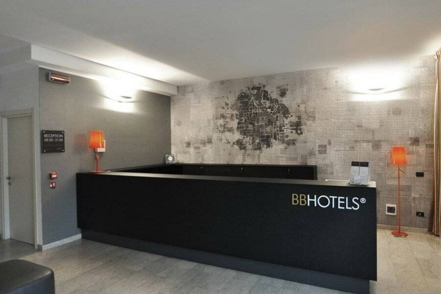 BB Hotels Aparthotel Bicocca lobby,front desk