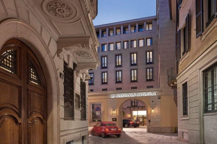 Mandarin Oriental, facade