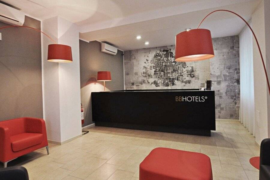 BB Hotels Aparthotel Visconti lobby,front desk