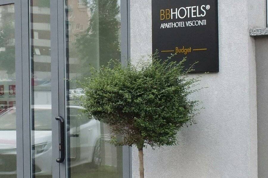 BB Hotels Aparthotel Visconti facade