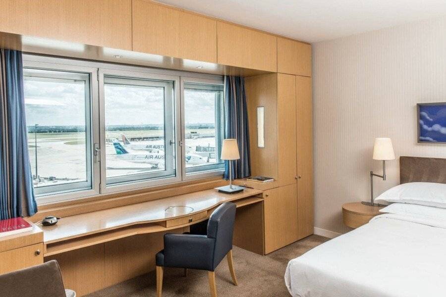 Sheraton Paris Charles de Gaulle Airport Hotel hotel bedroom, airport