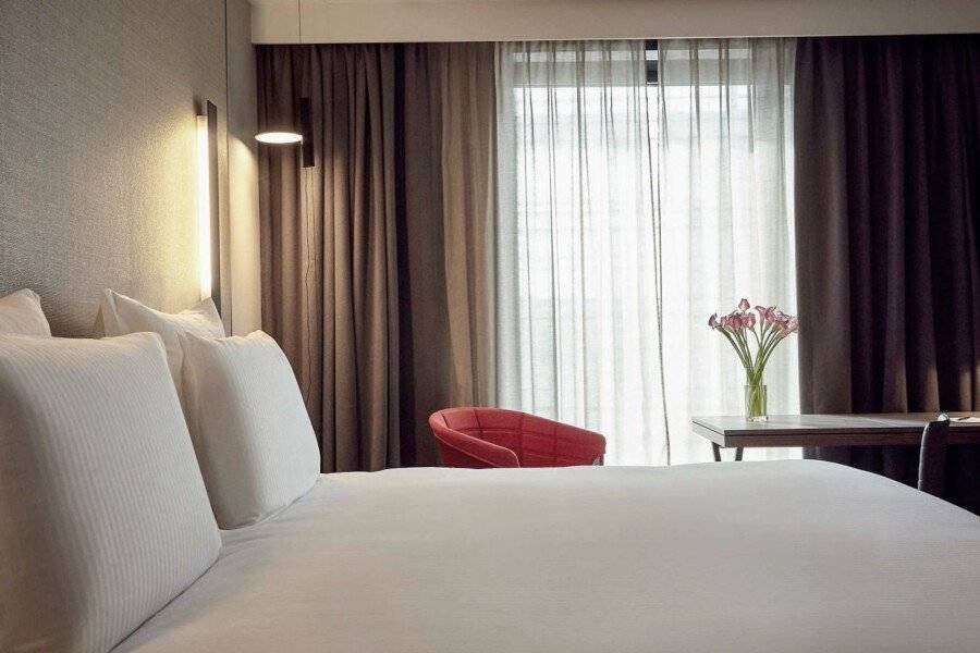 Pullman Paris Roissy Cdg Airport hotel bedroom