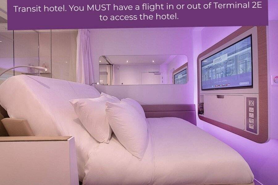 YOTELAIR Paris CDG - Transit Hotel - Terminal 2E hotel bedroom