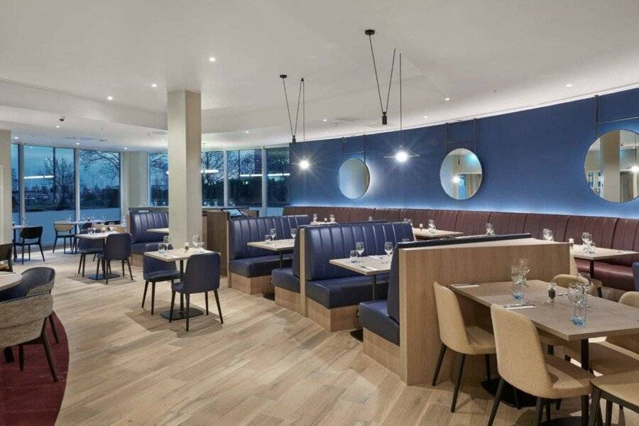 Hyatt Place London Heathrow Airport restaurant