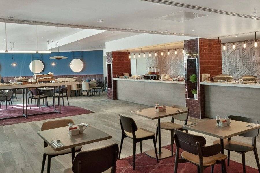 Hyatt Place London Heathrow Airport restaurant