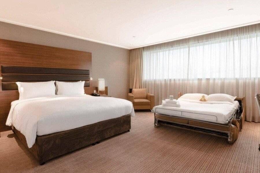 Sofitel London Heathrow hotel bedroom