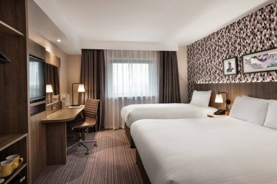 Leonardo London Heathrow Airport hotel bedroom