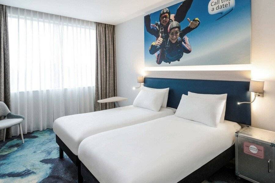 ibis Styles London Heathrow Airport hotel bedroom