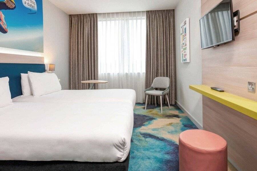 ibis Styles London Heathrow Airport hotel bedroom