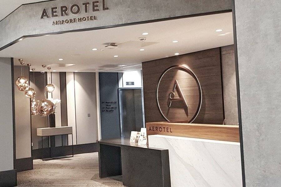 Aerotel London Heathrow lobby,front desk,