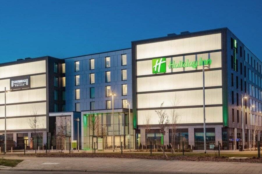 Holiday Inn London Heathrow facade