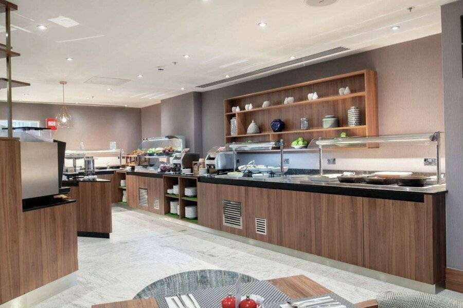 Hilton Garden Inn London Heathrow restaurant