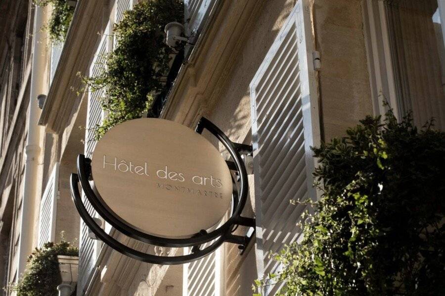 Hôtel des Arts Montmartre hotel facade