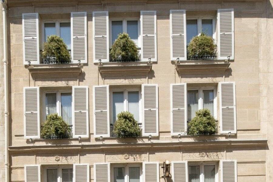 Hôtel des Arts Montmartre hotel facade